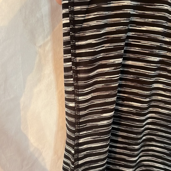 Xersion Slim Fit Athletic Tank Top Size M - Picture 4 of 6